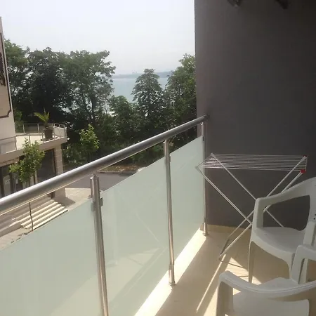 Apartment Afrohris 2